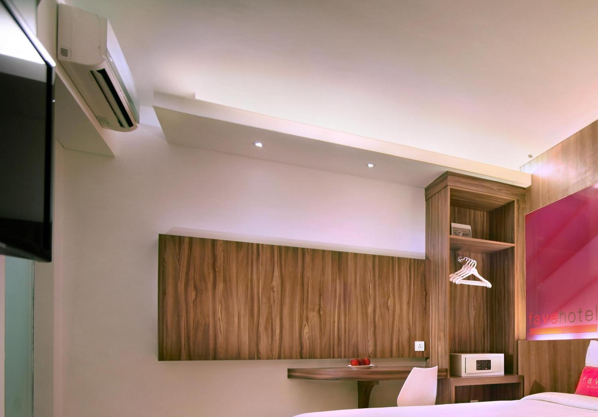 Favehotel Ltc Glodok Jakarta Exterior foto
