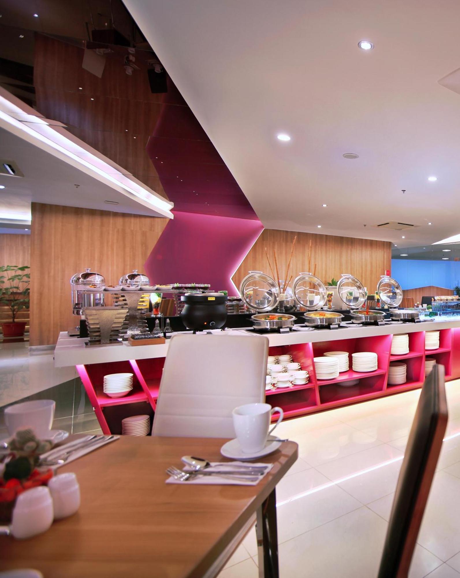 Favehotel Ltc Glodok Jakarta Exterior foto
