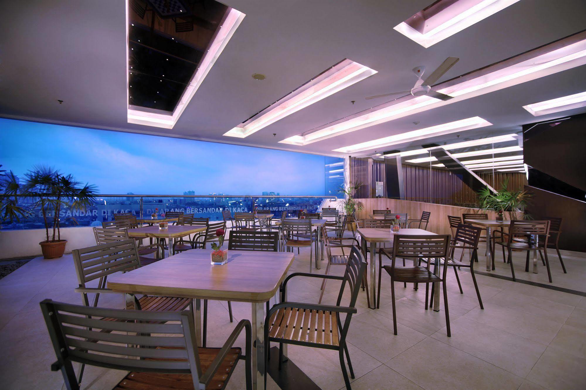 Favehotel Ltc Glodok Jakarta Exterior foto
